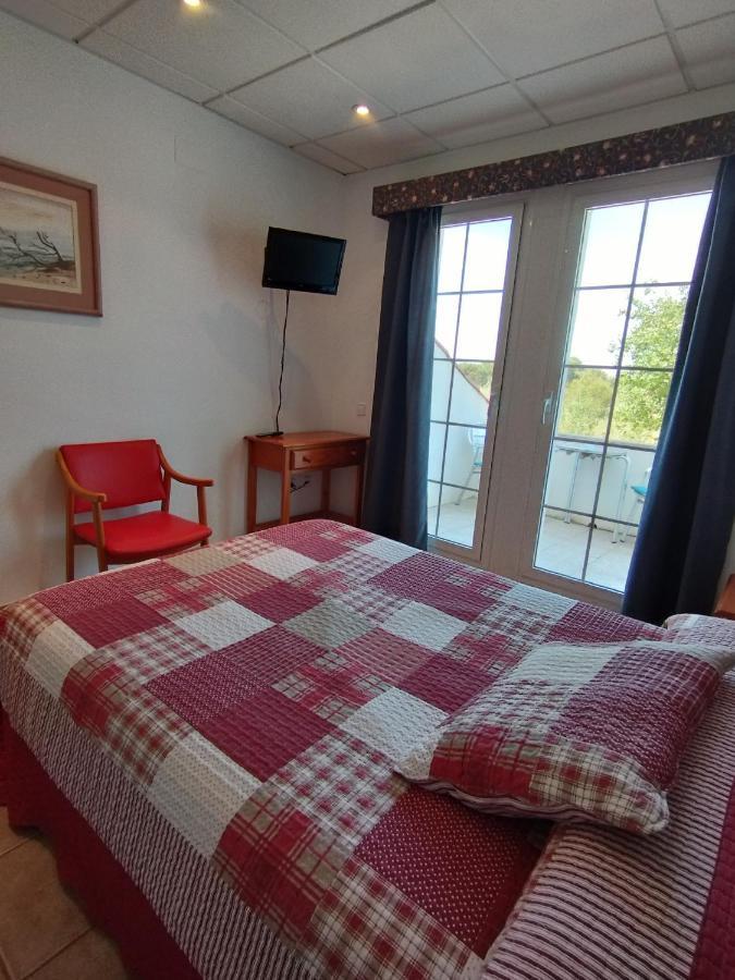 Hostal Restaurant Paca リウマル エクステリア 写真